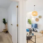 Apartman Wow Flat, 200m To Sea & 10 Min To Downtown Lagos