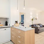Wow Flat, 200m To Sea & 10 Min To Downtown